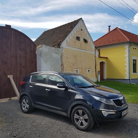 Ubytovani Agnes Jaronice Bagian luar foto
