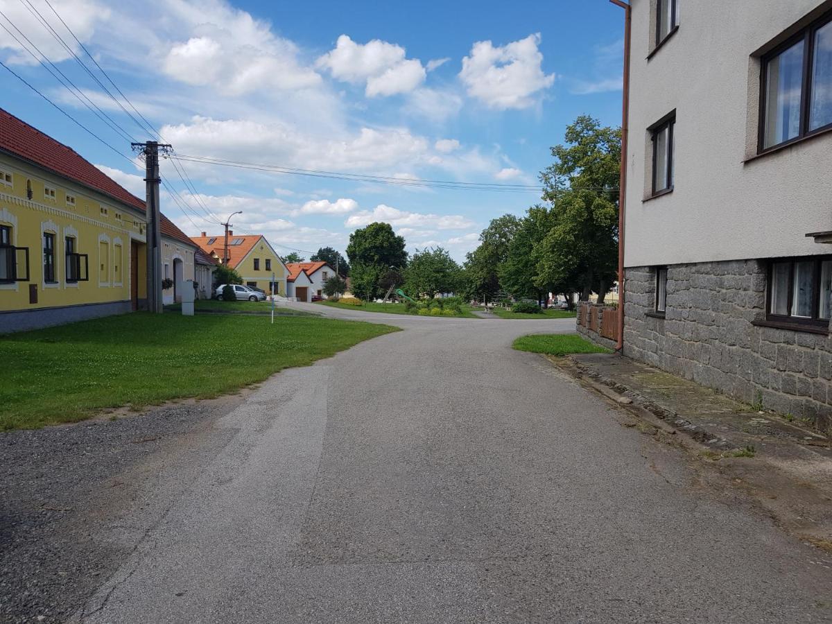 Ubytovani Agnes Jaronice Bagian luar foto
